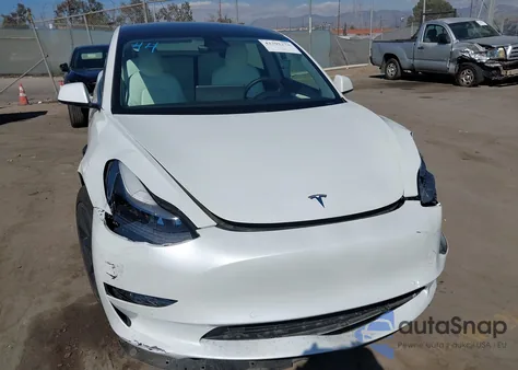 2021 Tesla Model 3 Standard Range Plus Rear-Wheel Drive z USA, uszkodzony, nr VIN 5YJ3E1EA6MF069661
